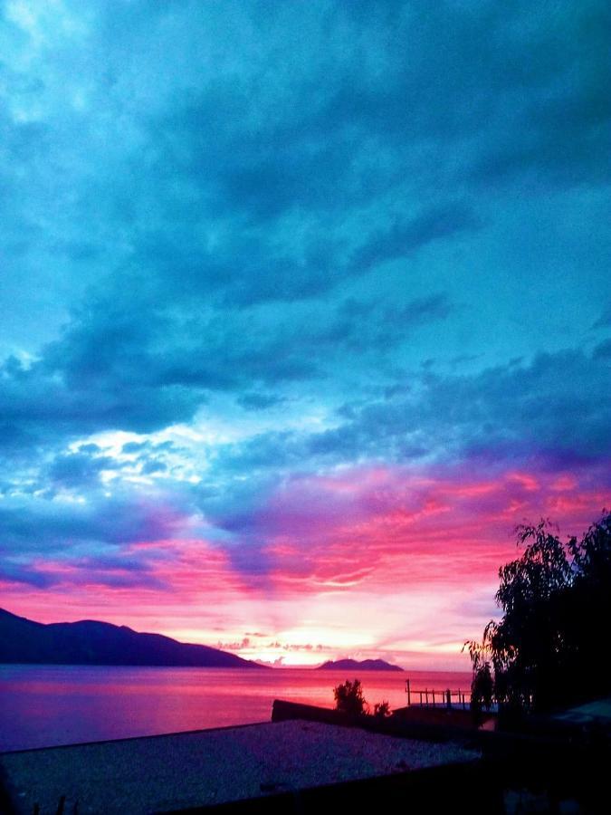 Ramo'S Cozy Beachside Haven With Panoramic Views - 1St Vlorë 외부 사진